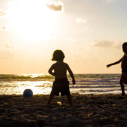 Mit drei kleinen Kindern und einem One-Way-Ti­cket nach Belize The Bold Woman