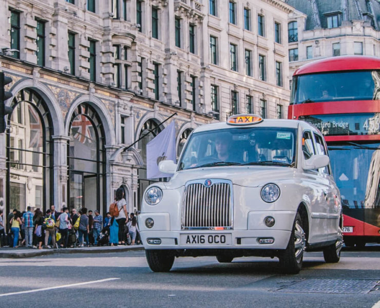 Als Minderjährige alleine London - The Bold Woman