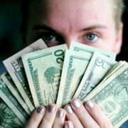 Finanzkolumne - Frauen bessere Anleger - The Bold Woman