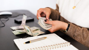 Kontostand - The Bold Woman