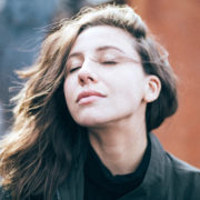 Hingabe - The Bold Woman